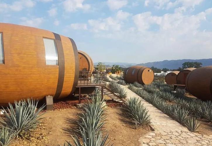 «Ξενοδοχείο» προσφέρει διαμονή σε ένα... βαρέλι τεκίλας