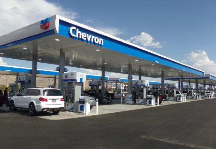 Chevron: Άνω των εκτιμήσεων τα κέρδη, ξεκινά πρόγραμμα επαναγοράς μετοχών