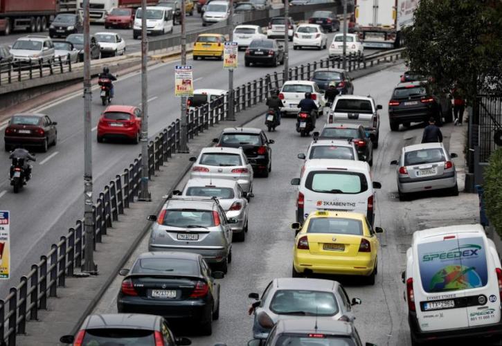 Έξοδος για το Πάσχα: Σχεδόν 100.000 αυτοκίνητα έφυγαν από την Αθήνα τη Μ. Παρασκευή