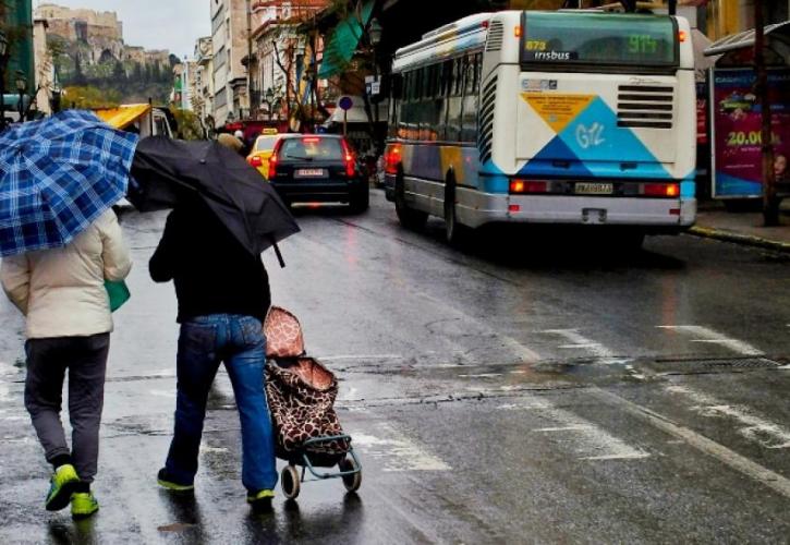 Νέο κύμα κακοκαιρίας με ισχυρές βροχές και καταιγίδες σε όλη τη χώρα (vid)