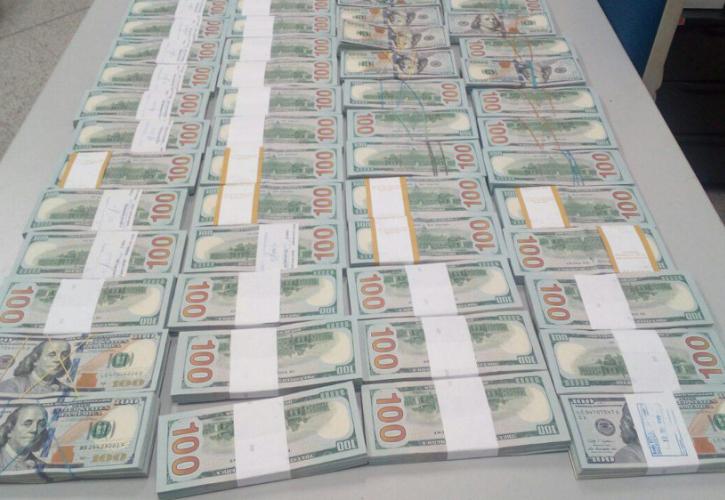 Ρώσο που κουβαλούσε 800.000 δολάρια εντόπισαν οι τελωνειακοί στο Ελευθέριος Βενιζέλος