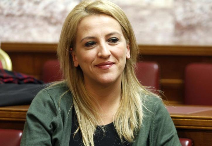 Δούρου: Βιώσιμος ο προϋπολογισμός – Κανονικότητα στην Περιφέρεια