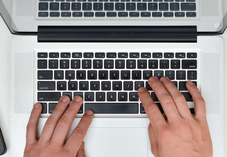 ΣΕΒ: Αυτά είναι τα οφέλη της τηλεργασίας για επιχειρήσεις και εργαζόμενους