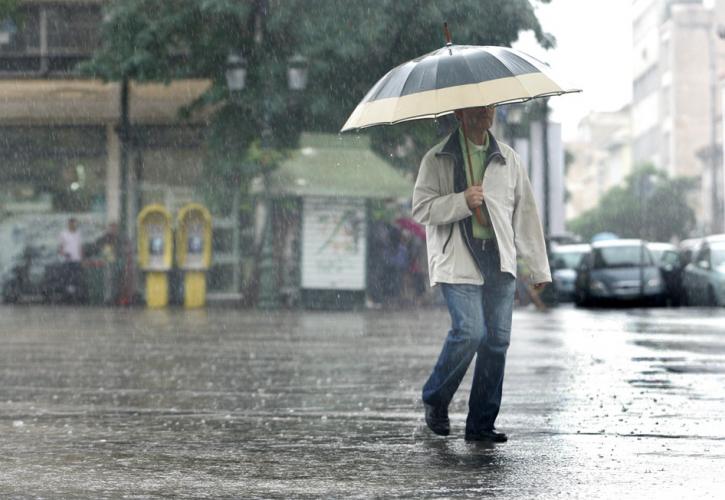 Meteo: Βροχές τη Δευτέρα στο μεγαλύτερο μέρος της χώρας και περαιτέρω πτώση της θερμοκρασίας