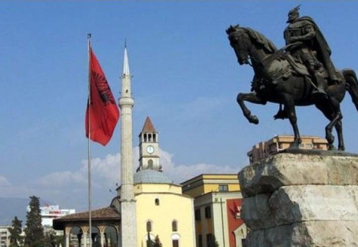 Αλβανία: Συνελήφθη ο δήμαρχος των Τιράνων - Σε κατ' οίκον περιορισμό η σύζυγός του