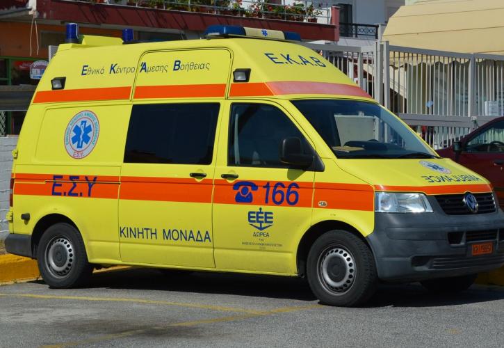 ΕΚΑΒ: Τραγικές οι ελλείψεις στο Αιγαίο – Μόλις 1 ασθενοφόρο σε 10 μεγάλα νησιά