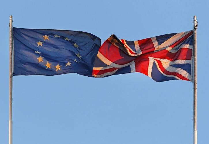 Ένα «άτακτο» Brexit θα κόστιζε 90 δισ. λίρες στη Βρετανία