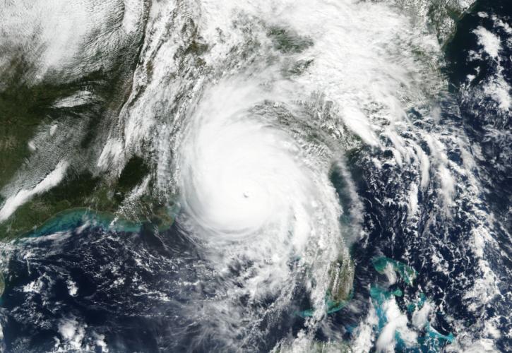Ο κυκλώνας Μπάρι χτυπάει τη Νέα Ορλέανη (vid)