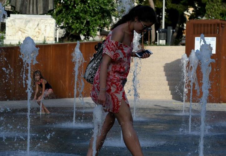 Καιρός: Πέμπτη με καύσωνα και 41 βαθμούς Κελσίου - Οδηγίες προστασίας