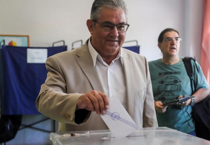 Κουτσούμπας: Άσκησε το εκλογικό του δικαίωμα ο ΓΓ της ΚΕ του ΚΚΕ