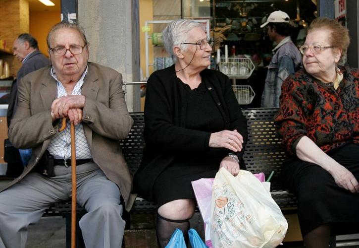 Συντάξεις χωρίς ΕΚΑΣ από 1η Ιουλίου για 230.000 δικαιούχους