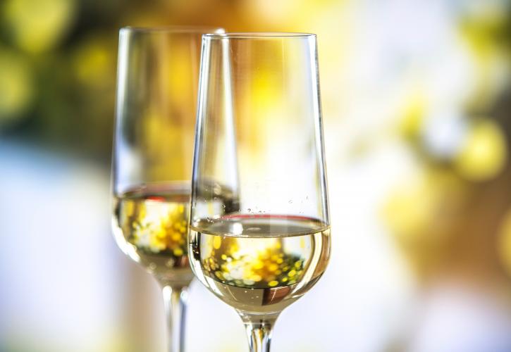 Αύξηση των ελληνικών εξαγωγών σε αλκοολούχα ποτά κατά το α' εξάμηνο 2021