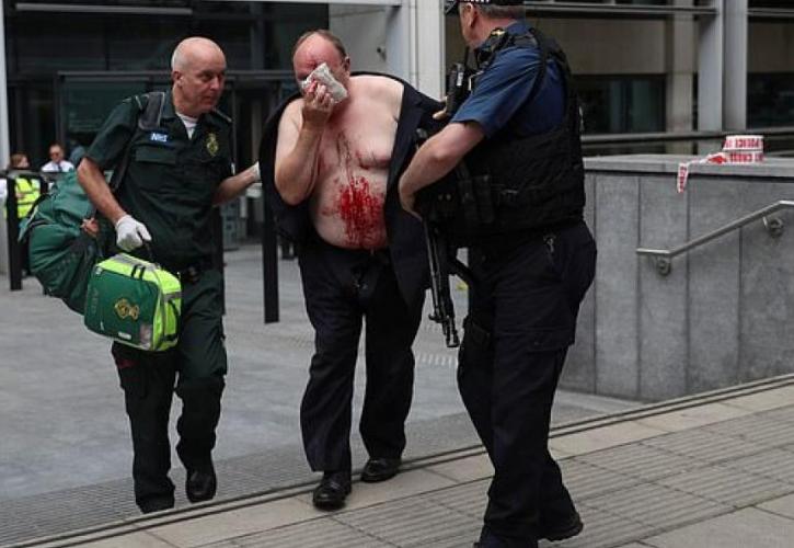 Σοκ στο Λονδίνο: Μαχαίρωσαν άνδρα κοντά στο υπουργείο Εσωτερικών