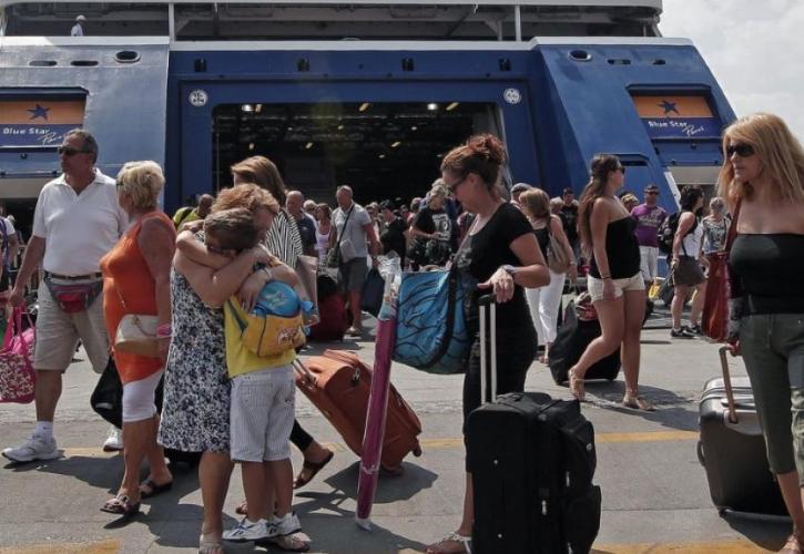 Αυξημένη η κίνηση στα λιμάνια λόγω της καλοκαιρινής εξόδου