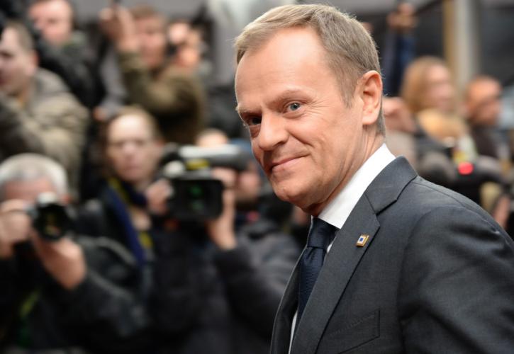 Στο Eurogroup «πετάει το μπαλάκι» ο Donald Tusk