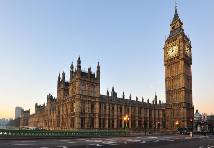 Brexit: Ίδια δίδακτρα με τους Βρετανούς θα έχουν οι φοιτητές που προέρχονται από την ΕΕ