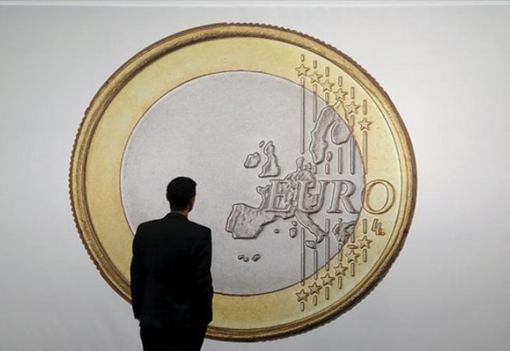 Ευρωβαρόμετρο: Δημοφιλές το ευρώ, υπέρ το 65% των Ελλήνων