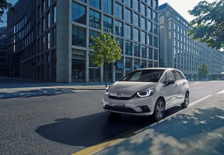 Επίσημη αποκάλυψη για το νέο υβριδικό Honda Jazz (vid)