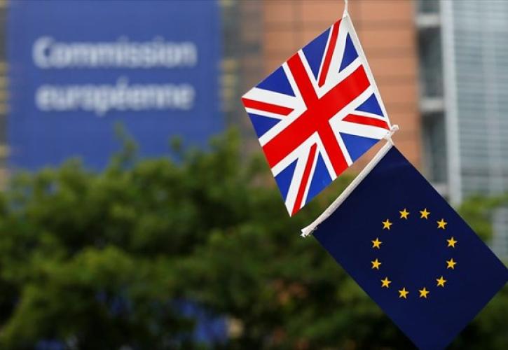 Brexit: «Μονόδρομος» οι πρόωρες εκλογές στη Βρετανία