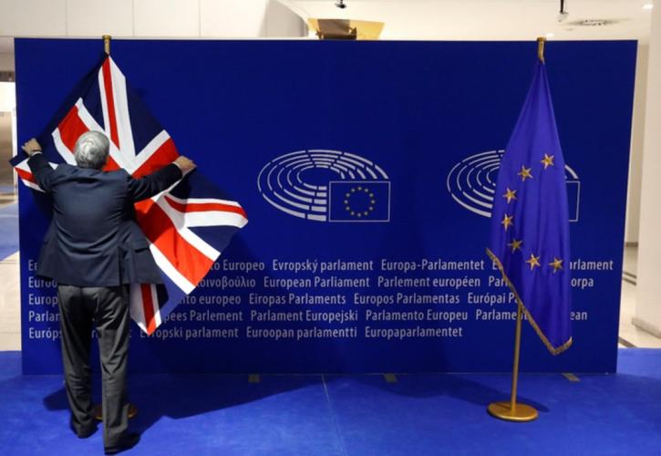 Brexit: «Πράσινο φως» από την ΕΕ για τρίμηνη παράταση