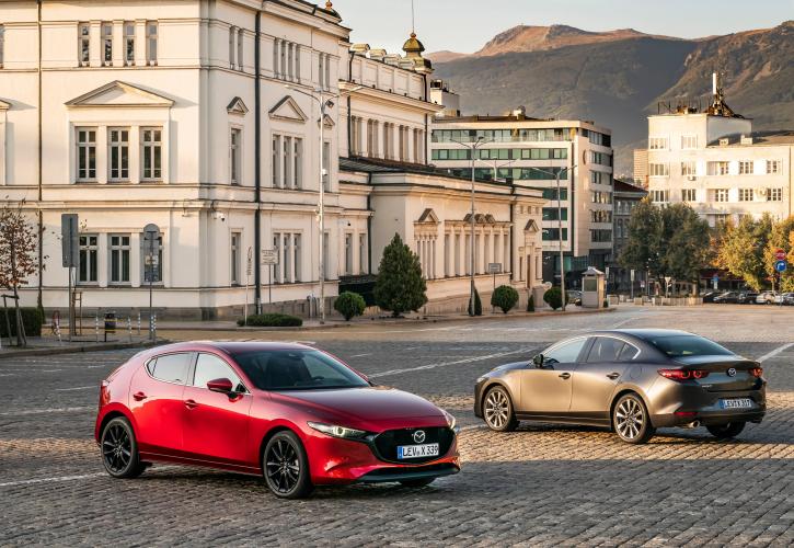 Οδηγούμε το Mazda 3 με τον καινοτόμο κινητήρα Skyactiv X (vid)