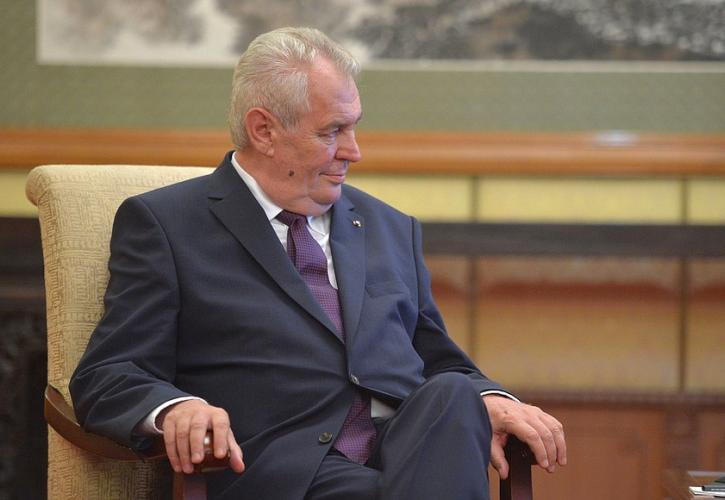 Νέος πρωθυπουργός στην Τσεχία ορκίστηκε με τον Πρόεδρο να νοσεί από κορονοϊό