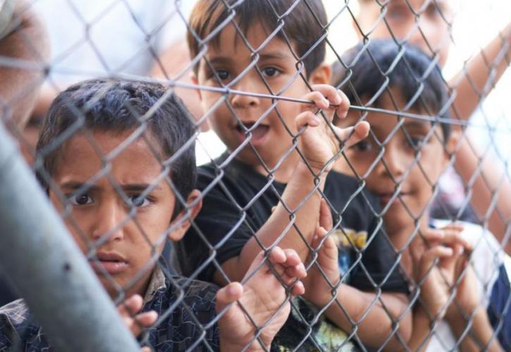 Σάμος: Μεταφέρονται στην ενδοχώρα 700 αιτούντες άσυλο