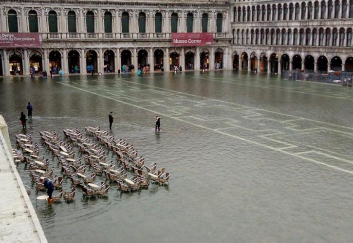 Ιταλία: Πλημμύρισε η πλατεία του Αγίου Μάρκου λόγω κακοκαιρίας (vid)
