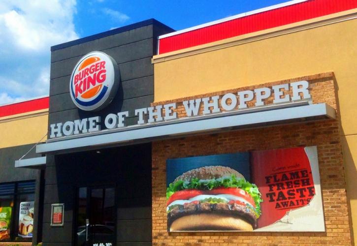 Μήνυσαν τα Burger King γιατί έψηναν vegan burger μαζί με το κρέας