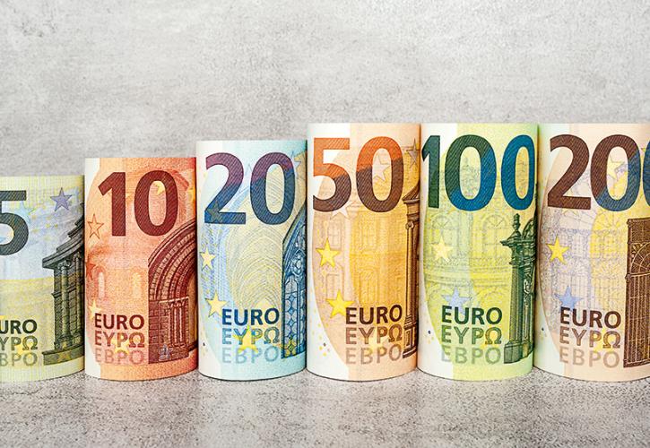 Την Τρίτη τα νέα χαρτονομίσματα των 100 και 200 ευρώ (vid)
