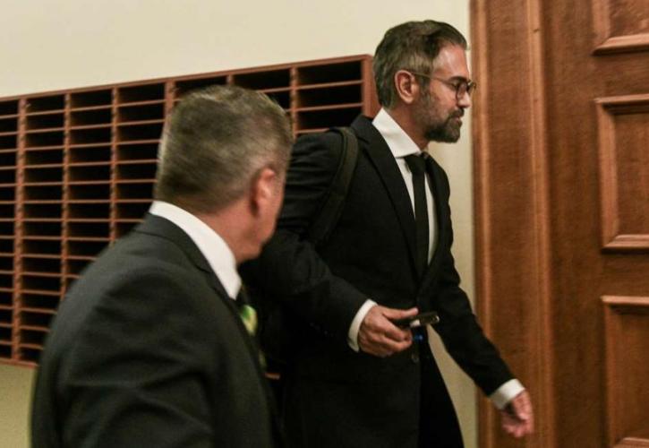 Υπόθεση Novartis: Μήνυση για τρία αδικήματα υπέβαλαν κατά Φρουζή οι πρώην εισαγγελείς