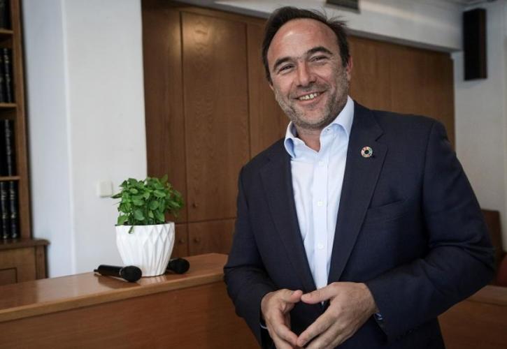 Κόκκαλης για ΣΥΡΙΖΑ: Οι νέοι έχουν πάντα στραμμένο το βλέμμα στο μέλλον