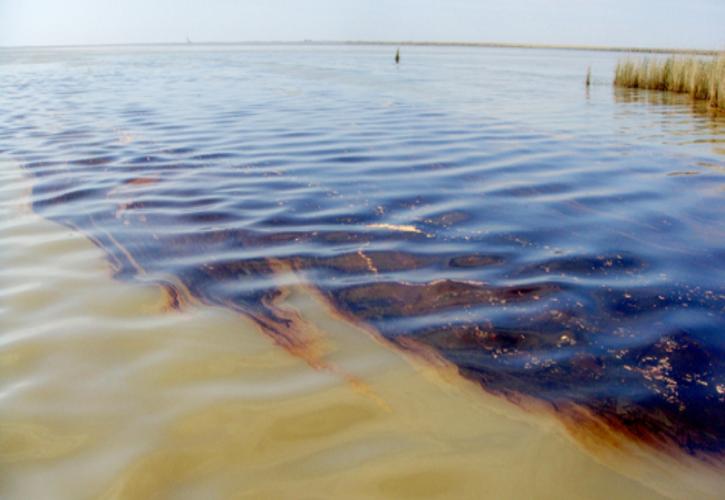 Διαρροή πετρελαίου στο Βόρειο Ατλαντικό λόγω ατυχήματος σε εξέδρα