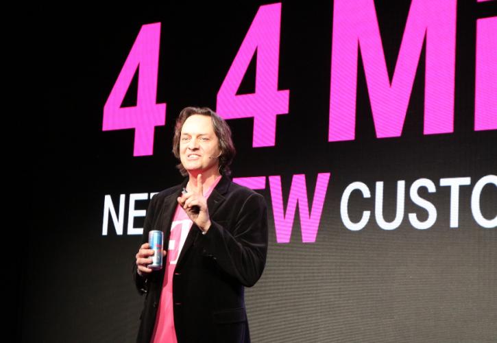 Αποχωρεί ο CEO της T-Mobile John Legere
