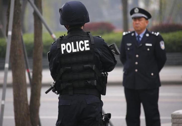 Κίνα: Η αστυνομία ρίχνει δακρυγόνα για να διαλύσει συγκέντρωση αντικυβερνητικών διαδηλωτών