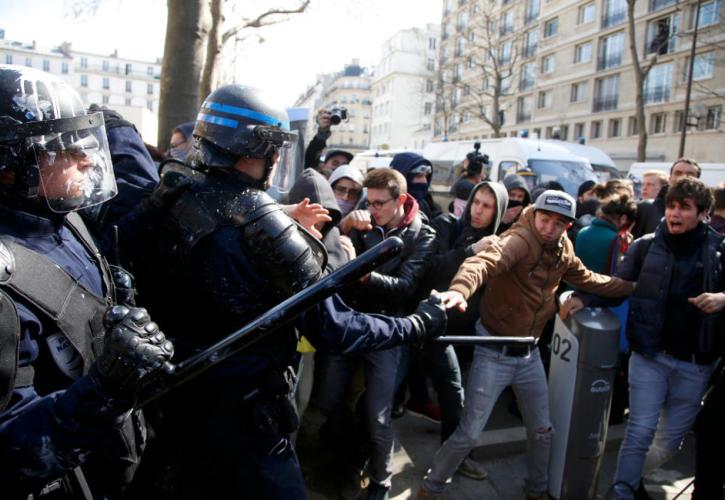Γαλλία: Η αστυνομία έκανε χρήση δακρυγόνων εναντίον διαδηλωτών στο Παρίσι