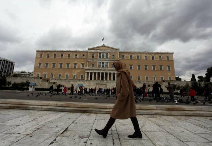 Meteo: Χαμηλές θερμοκρασίες και τοπικά έντονα φαινόμενα έως το μεσημέρι της Παρασκευής