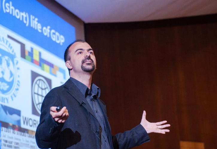 Παραιτήθηκε ο υπουργός Παιδείας στην Ιταλία λόγω ανεπαρκών κονδυλίων