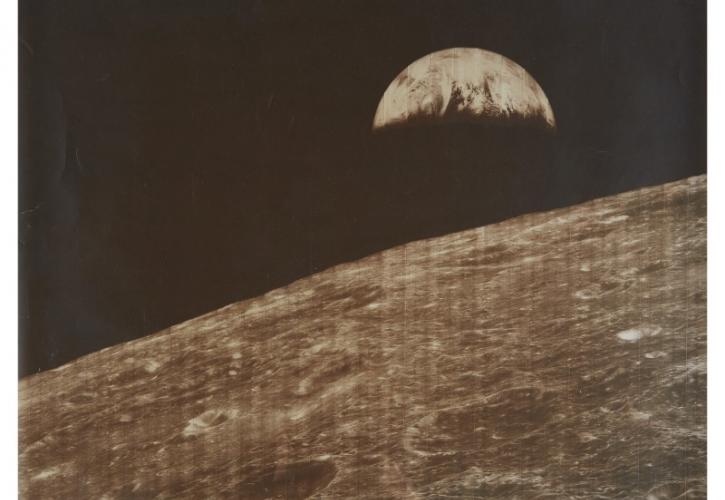 Sotheby's: Δημοπρασία με φωτογραφίες από το διάστημα (pics)