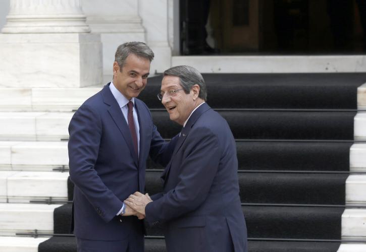 Συνάντηση Μητσοτάκη – Αναστασιάδη: Από κοινού χειρισμοί για αντιμετώπιση των παράνομων τουρκικών ενεργειών