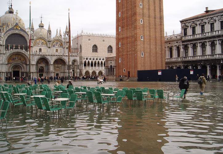 «Βουλιάζει» η Βενετία - Σοβαρές καταστροφές από τις πλημμύρες