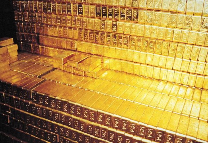 Πτώση στην τιμή του χρυσού - Κέρδη 2,6% σε μηνιαία βάση