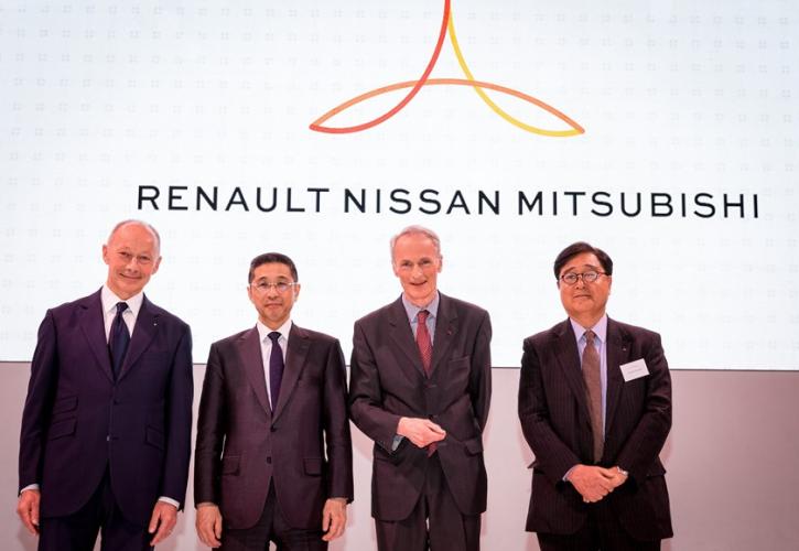 Έξοδο από τη συμμαχία με τη Renault απεργάζεται η Nissan