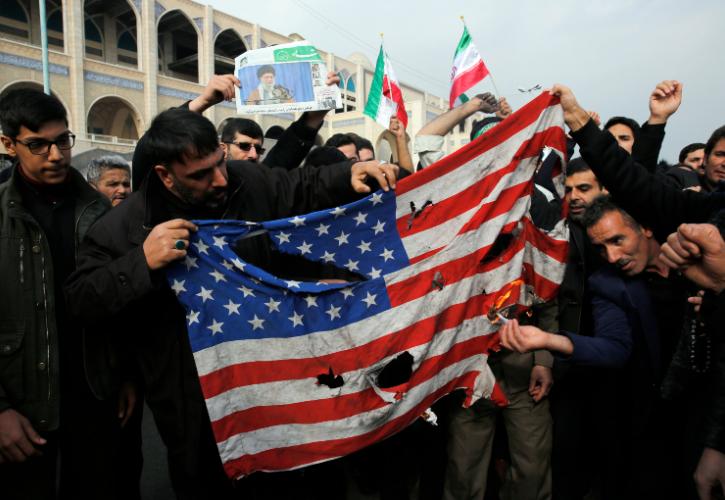 Ιράν: «Τρομοκρατική οργάνωση» ο αμερικανικός στρατός