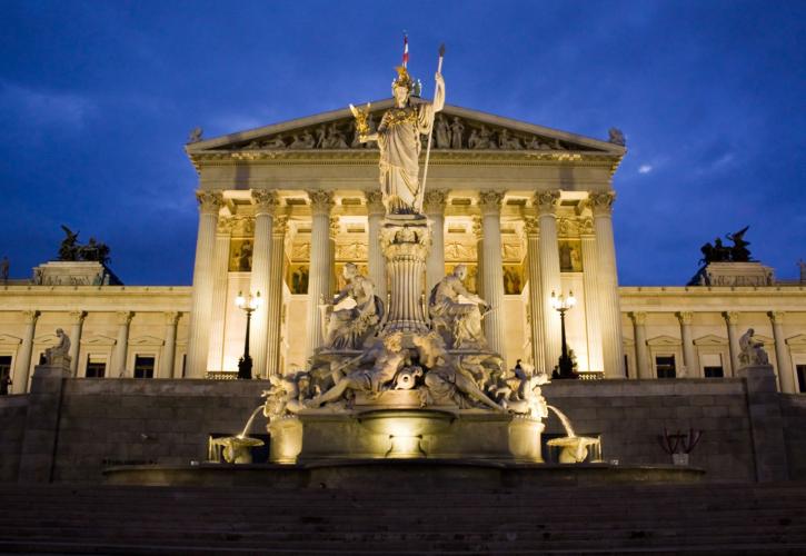 Αυστρία: Ακροδεξιοί βουλευτές αποχώρησαν από την αίθουσα της βουλής κατά τη διάρκεια της ομιλίας Ζελένσκι