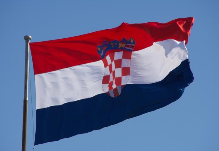 Οι Κροάτες καλούνται να «γεμίσουν» τις τράπεζες, εν όψει της έλευσης του ευρώ