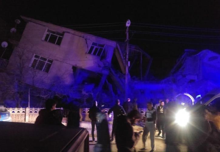 Ισχυρός σεισμός 6,8 Ρίχτερ στην Τουρκία - Αυξάνονται διαρκώς οι νεκροί