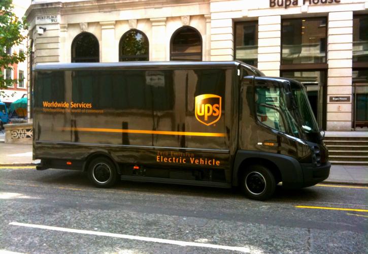 Επένδυση εκατομμυρίων από την UPS σε ηλεκτροκίνητα οχήματα