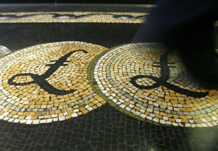 Η βρετανική οικονομία σε σοκ: Η λίρα στο «βυθό», οι αποδόσεις στον «ουρανό» - Τι θα κάνει η BoE;