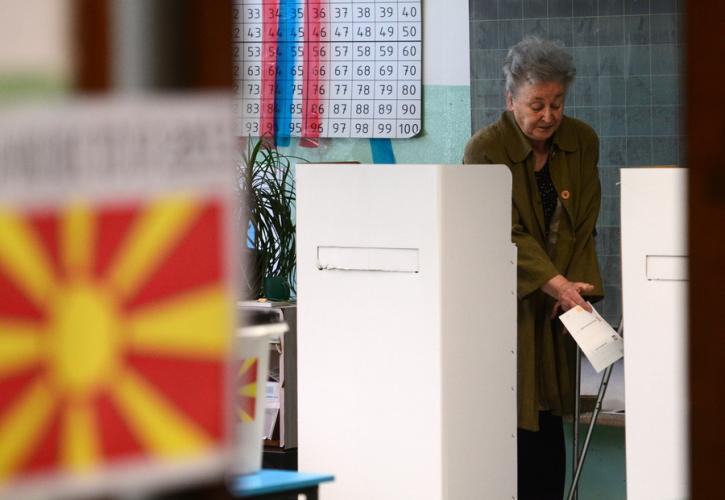 Βόρεια Μακεδονία: Ξεκίνησε η έκδοση νέων ταυτοτήτων με τη νέα συνταγματική ονομασία της χώρας	